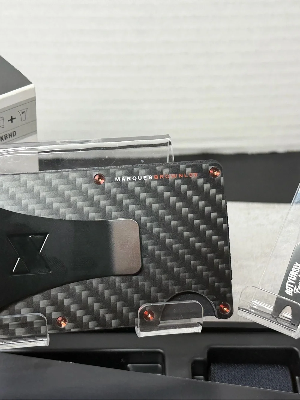 RIDGE WALLET | CARBON FIBER 3K w/RED PVD SCREWS+BLK FEARLESS KEYCHAIN MULTI-TOOL